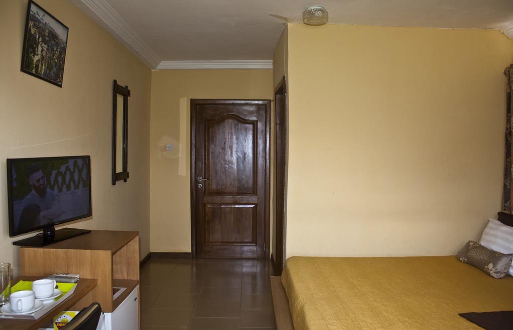 Quest Lodge Accra Exterior photo