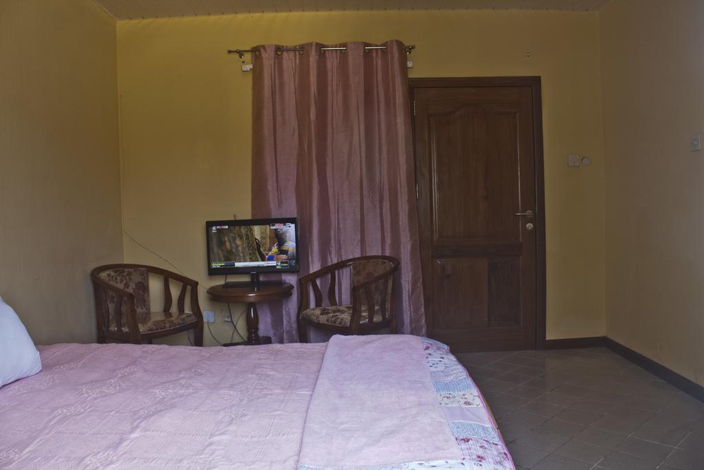 Quest Lodge Accra Exterior photo