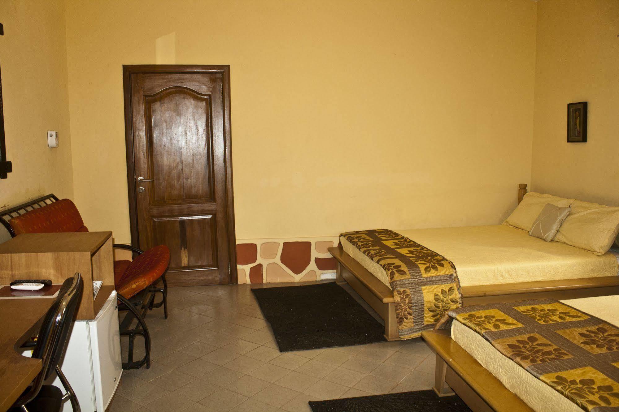 Quest Lodge Accra Exterior photo