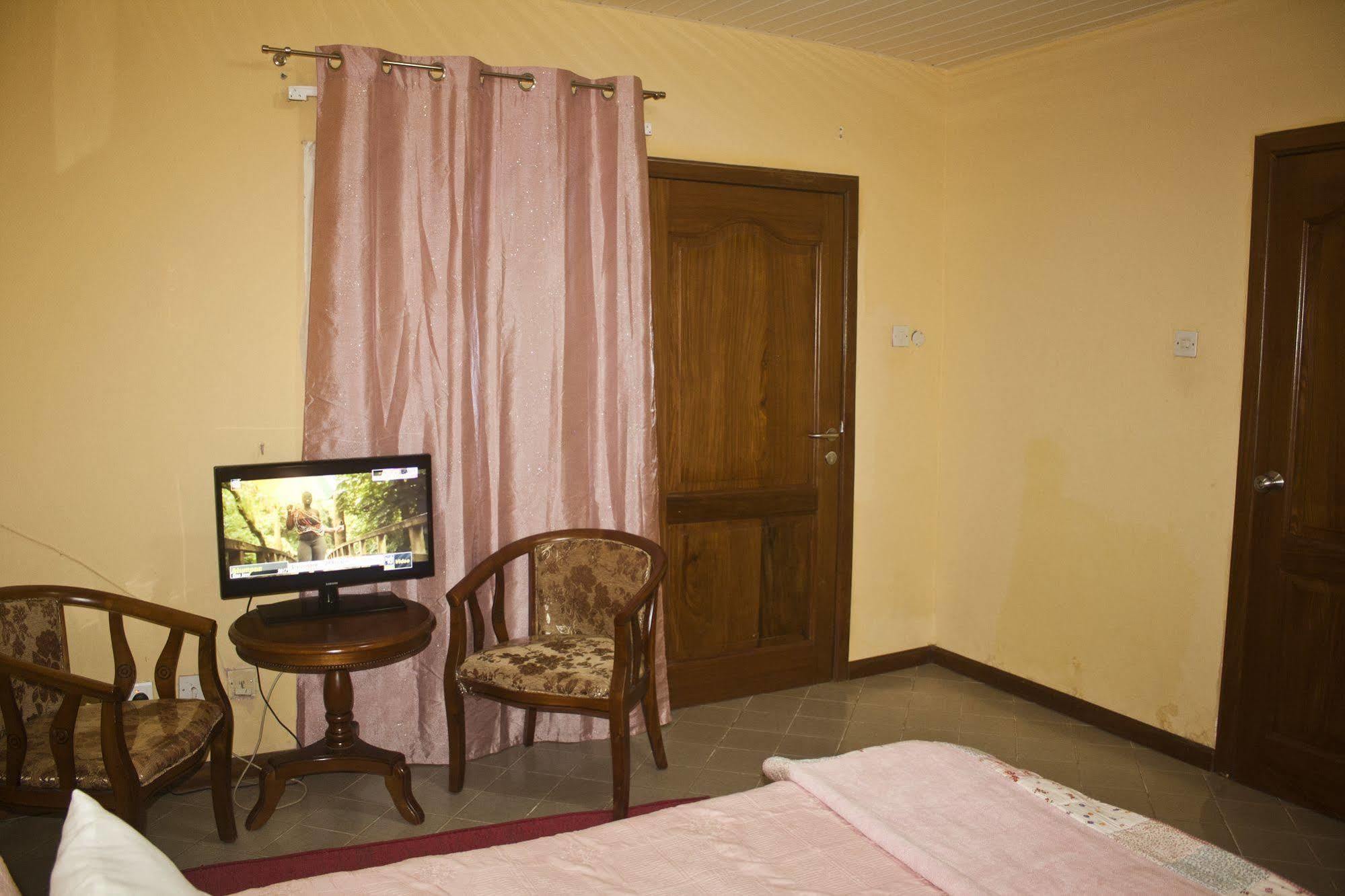 Quest Lodge Accra Exterior photo