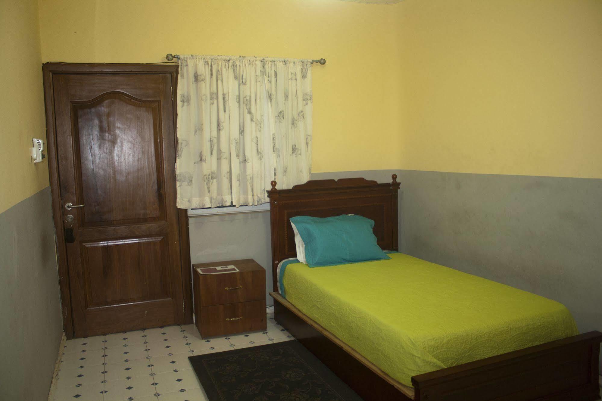 Quest Lodge Accra Exterior photo