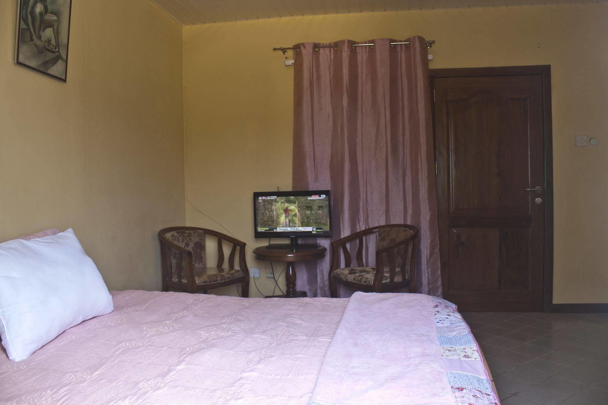 Quest Lodge Accra Exterior photo