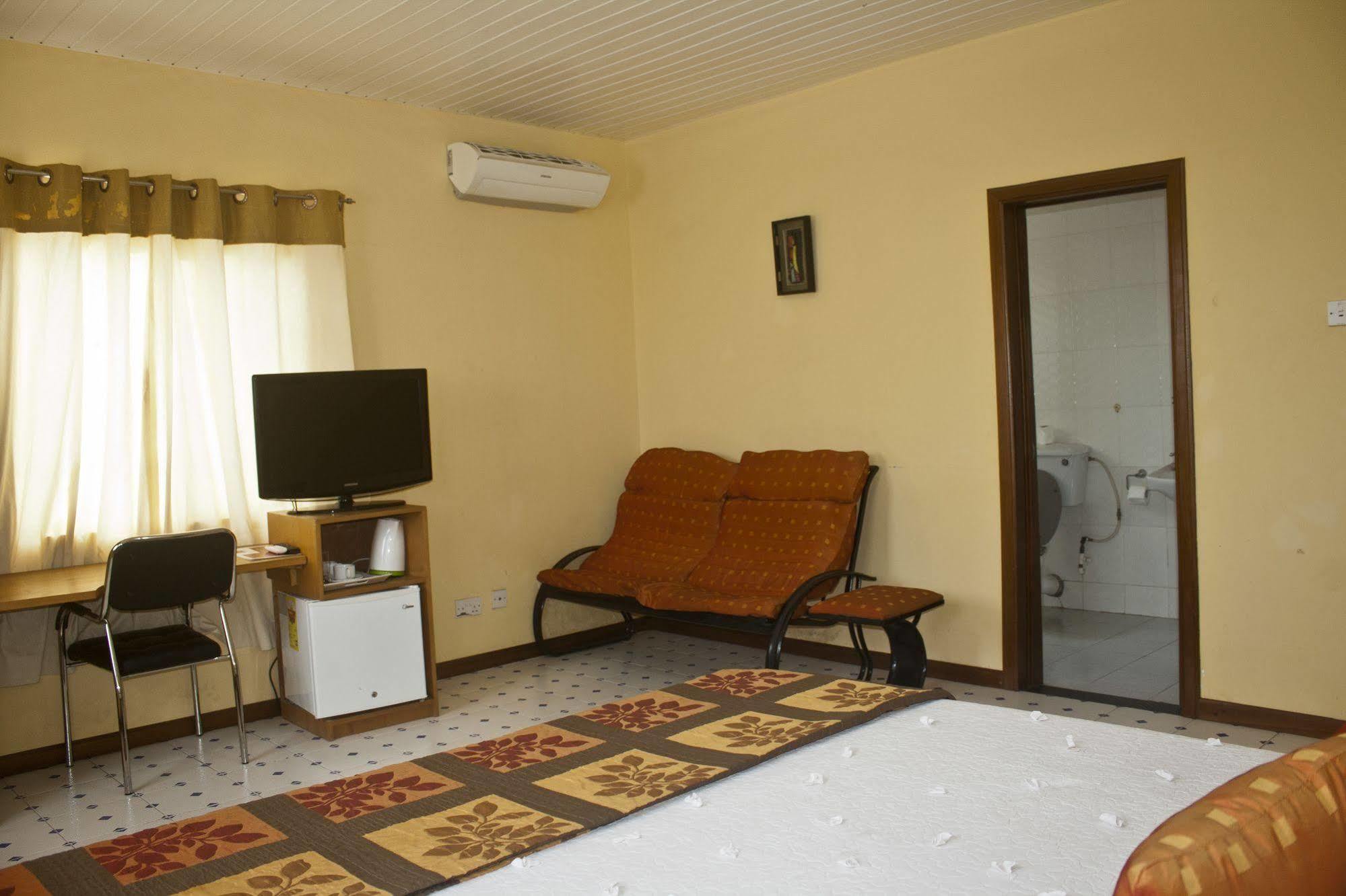 Quest Lodge Accra Exterior photo
